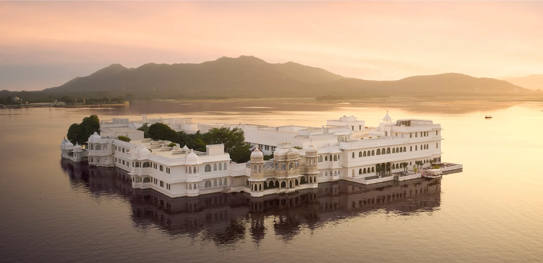 Taj Lake Palace, Udaipur photo 3